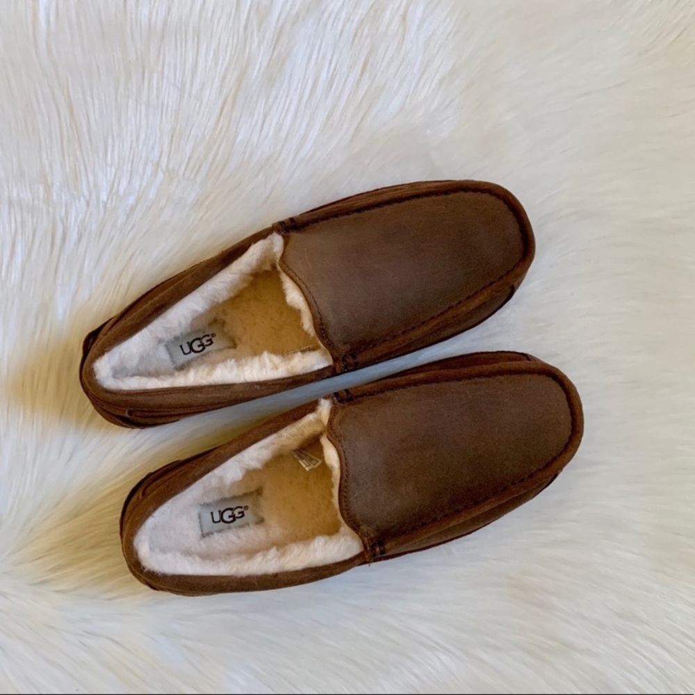 UGG Men’s Ascot Chestnut Suede Loafer Slippers - Picture 4 of 7